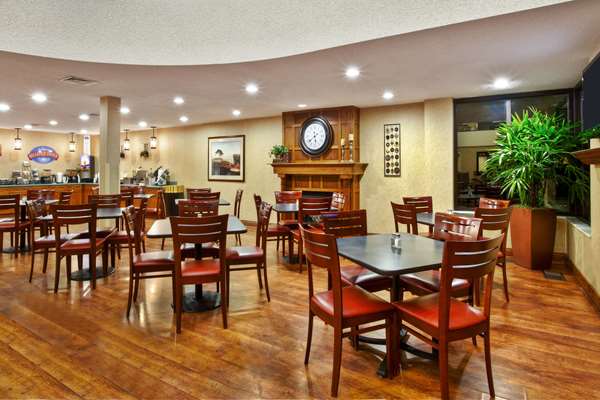 - Baymont Inn & Suites Cedar Bluff Knoxville - I-40 & I-75, Exit 378
