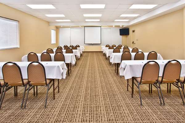  - Baymont Inn & Suites Cedar Bluff Knoxville - I-40 & I-75, Exit 378