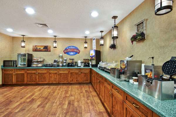  - Baymont Inn & Suites Cedar Bluff Knoxville - I-40 & I-75, Exit 378
