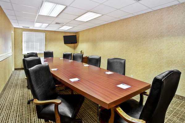  - Baymont Inn & Suites Cedar Bluff Knoxville - I-40 & I-75, Exit 378