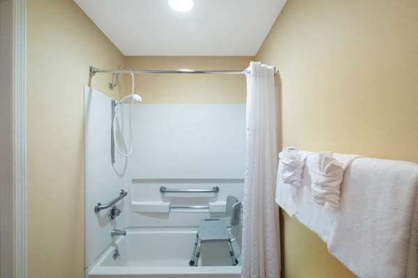  - Baymont Inn & Suites Cedar Bluff Knoxville - I-40 & I-75, Exit 378