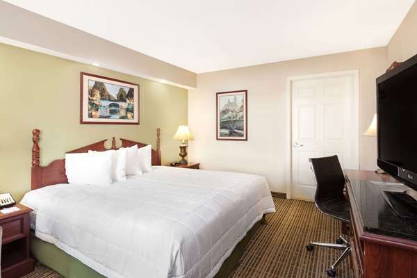  - Baymont Inn & Suites Tullahoma