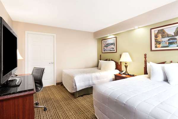  - Baymont Inn & Suites Tullahoma