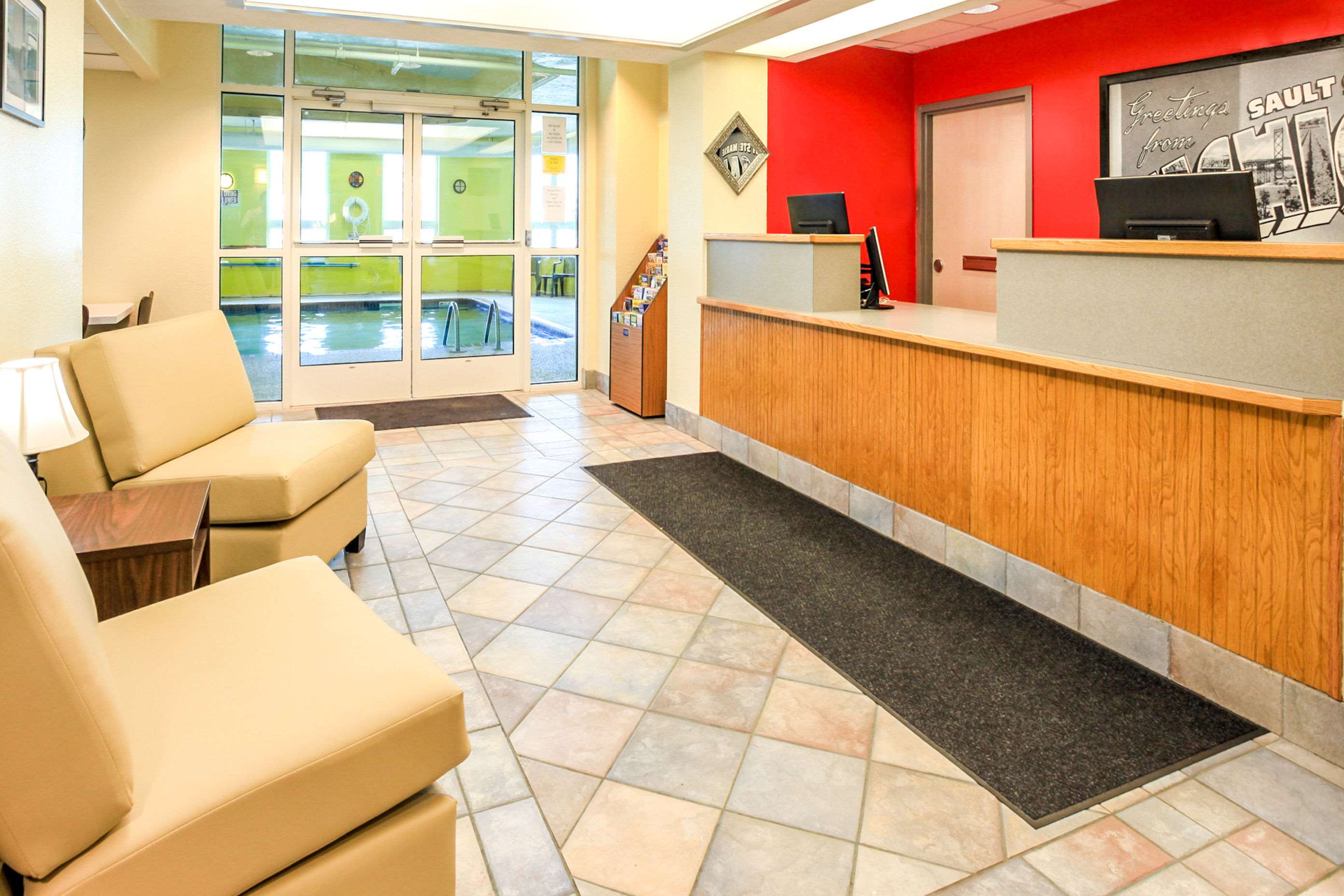 Lobby | Super 8 by Wyndham Sault Ste. Marie