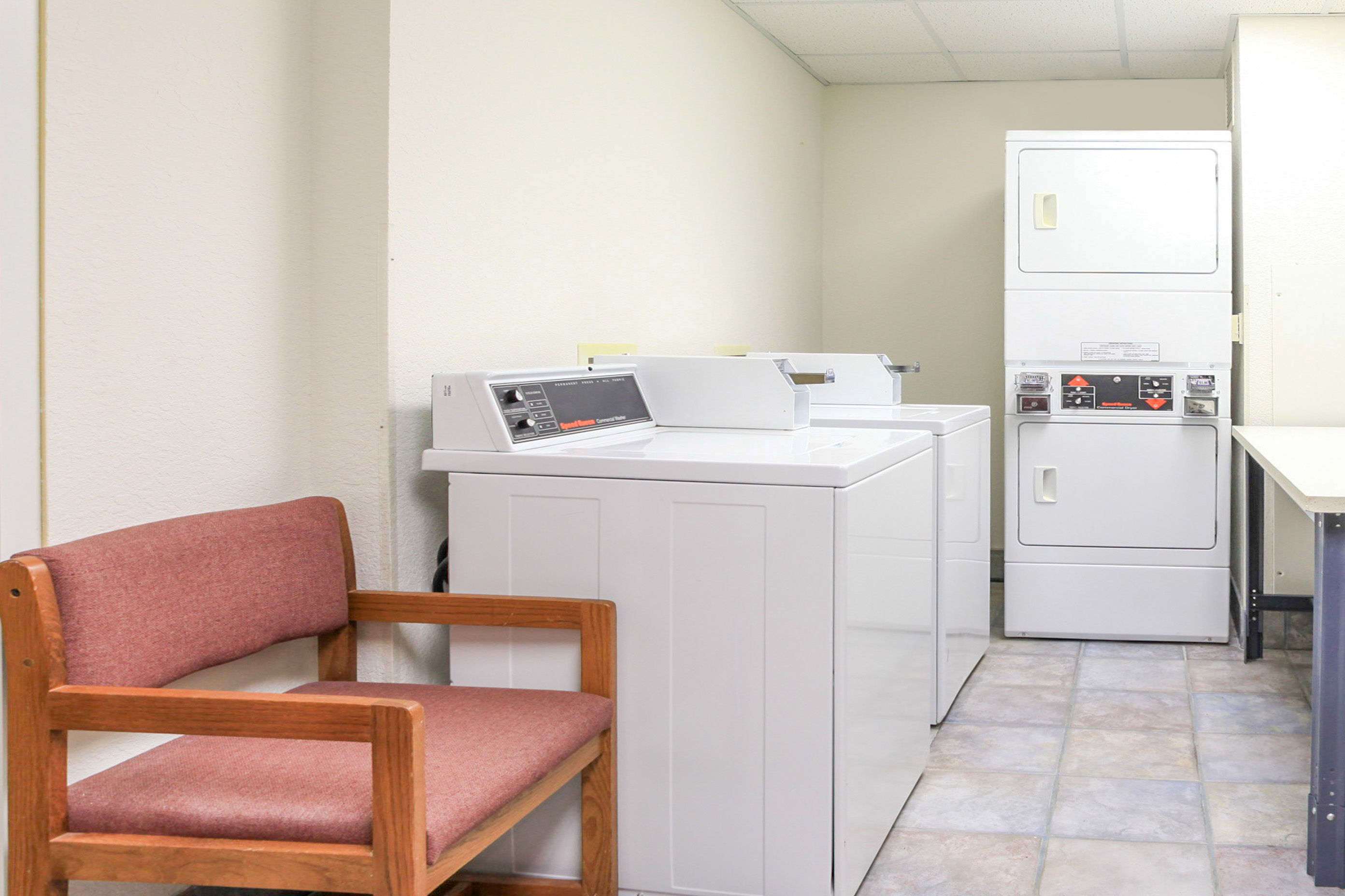 Guest Laundry | Super 8 by Wyndham Sault Ste. Marie