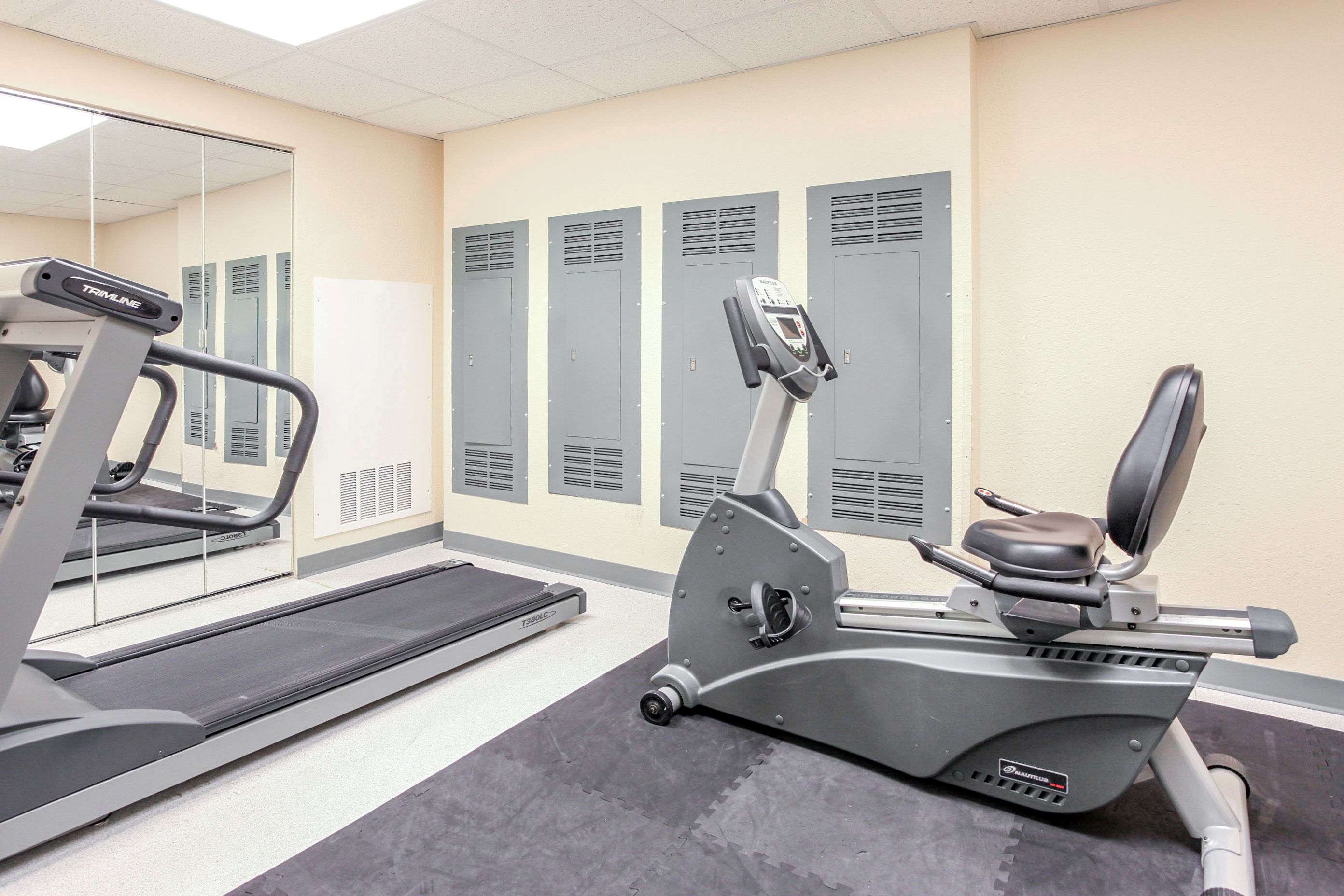 Fitness Room | Super 8 by Wyndham Sault Ste. Marie