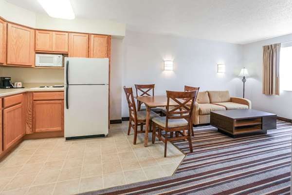Suite - Super 8 Motel Sault Ste Marie - I-75, Exit 392