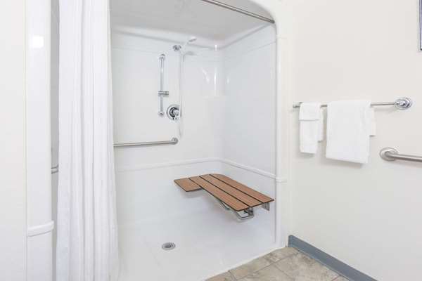  - Super 8 Motel Sault Ste Marie - I-75, Exit 392