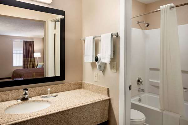  - Super 8 Motel Jackson - I-40, Exit 80