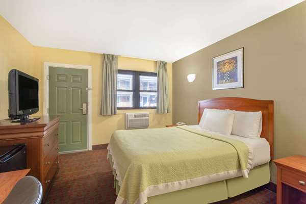  - Days Inn Elmsford