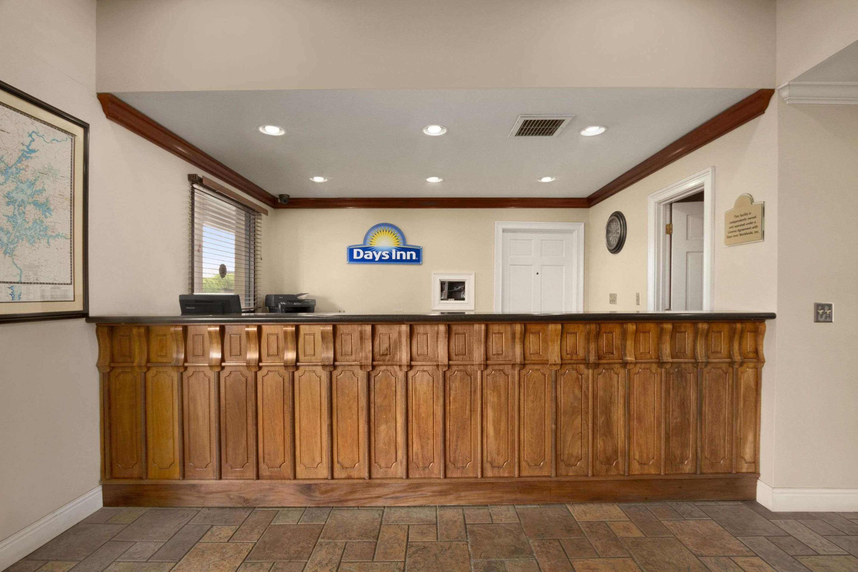 Lobby | Days Inn by Wyndham Alexander City