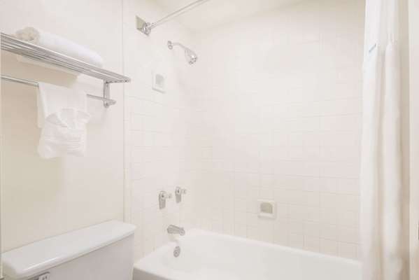  - Ramada Hotel Airport Albuquerque - I-25, Exit 222