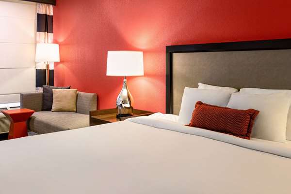  - Ramada Hotel Airport Albuquerque - I-25, Exit 222