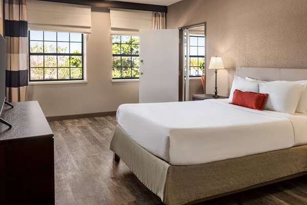 Suite - Ramada Hotel Airport Albuquerque - I-25, Exit 222