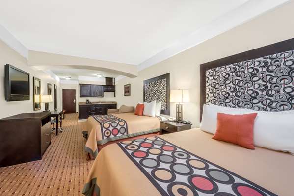  - Super 8 Hotel Hidalgo