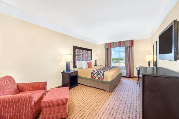  - Super 8 Hotel Hidalgo