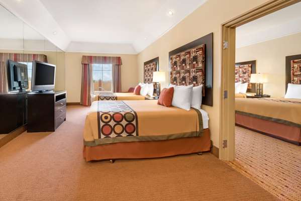  - Super 8 Hotel Hidalgo