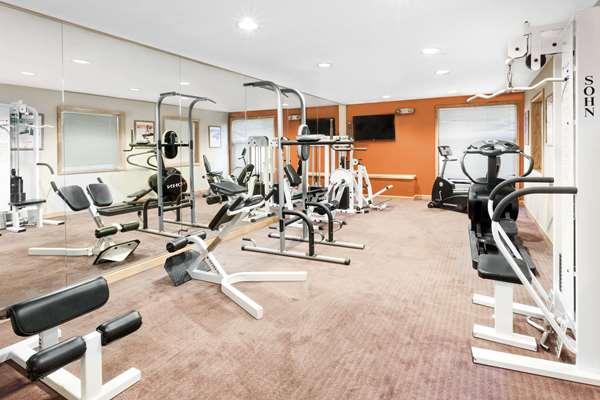 Fitness/ Exercise Room - Days Inn & Suites Portage - I-94, Exit 78