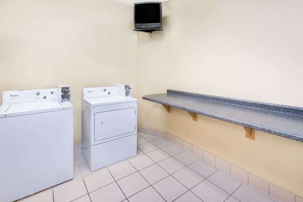 Amenities - Days Inn & Suites Portage - I-94, Exit 78