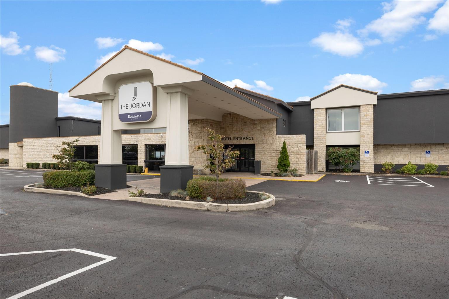 Ramada Jordan/Beacon Harbourside Resort