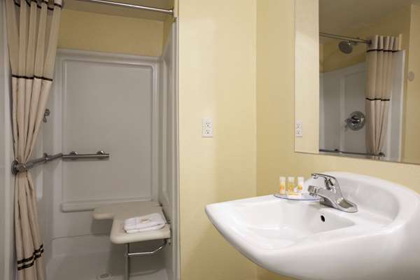  - Days Inn Downtown Denver