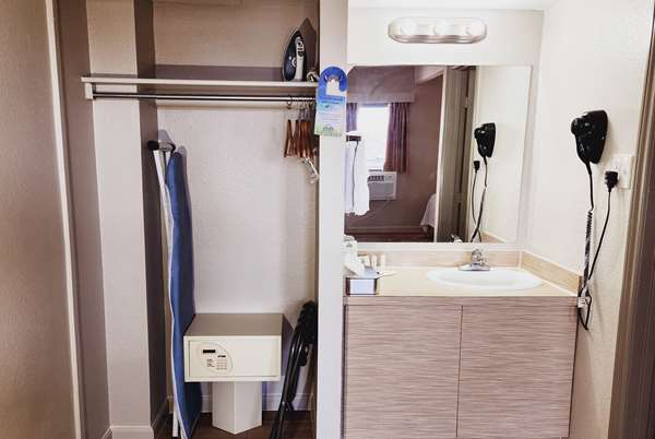  - Days Inn Downtown Denver