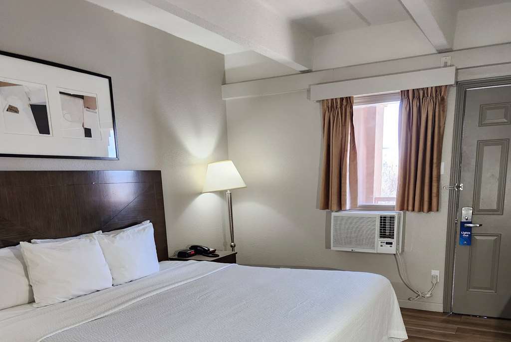 Days Inn by Wyndham Denver Downtown - Tap to explore photos