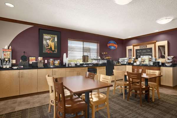  - Baymont Inn & Suites Golden