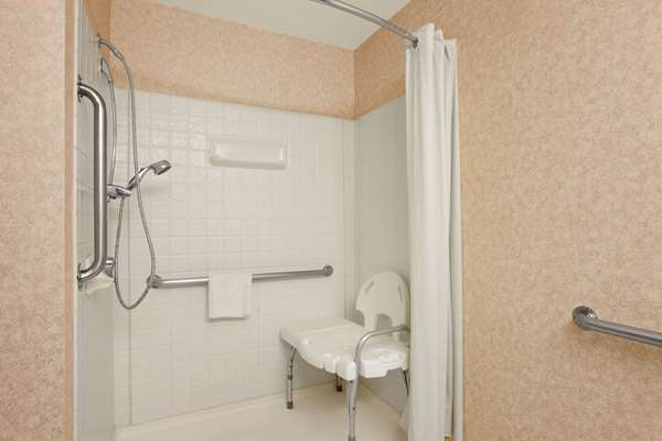  - Baymont Inn & Suites Golden
