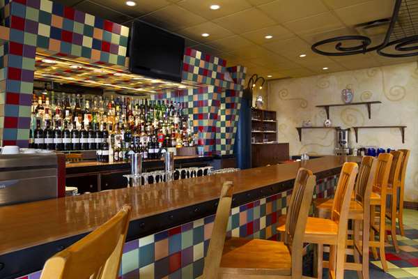 Restaurant - Travelodge Montreal Airport Saint Laurent