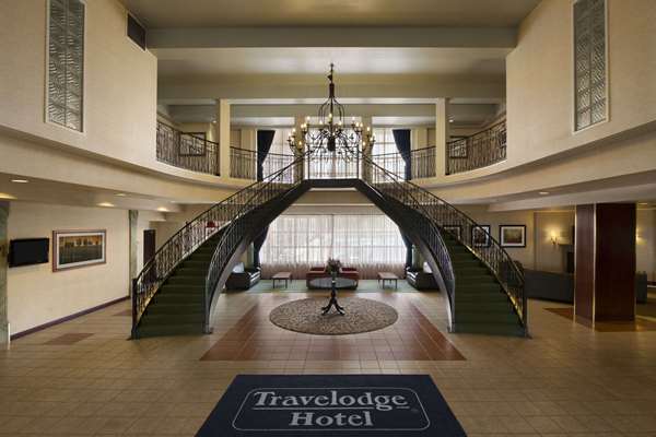  - Travelodge Montreal Airport Saint Laurent