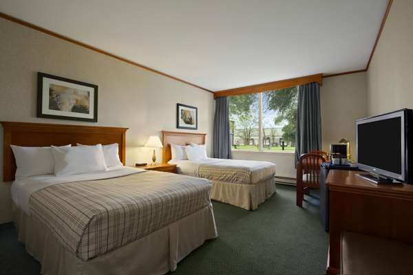  - Travelodge Montreal Airport Saint Laurent