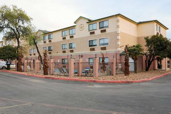 Exterior view - Days Inn & Suites North San Antonio