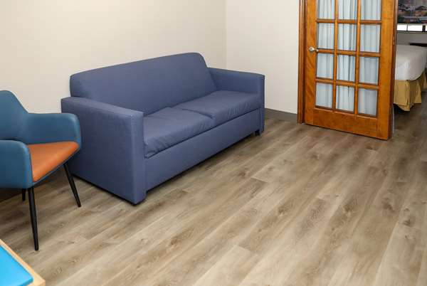  - Days Inn & Suites North San Antonio