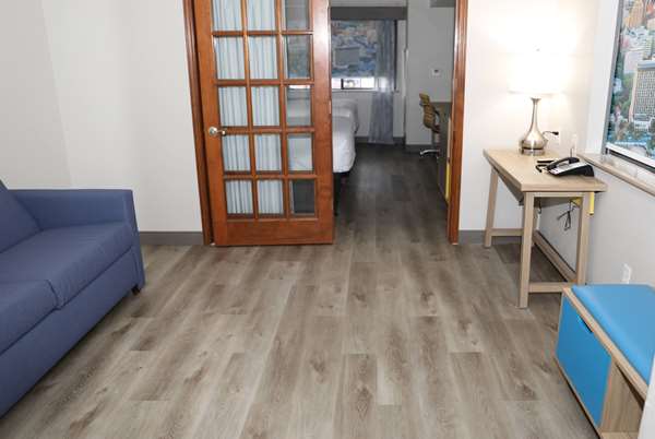  - Days Inn & Suites North San Antonio