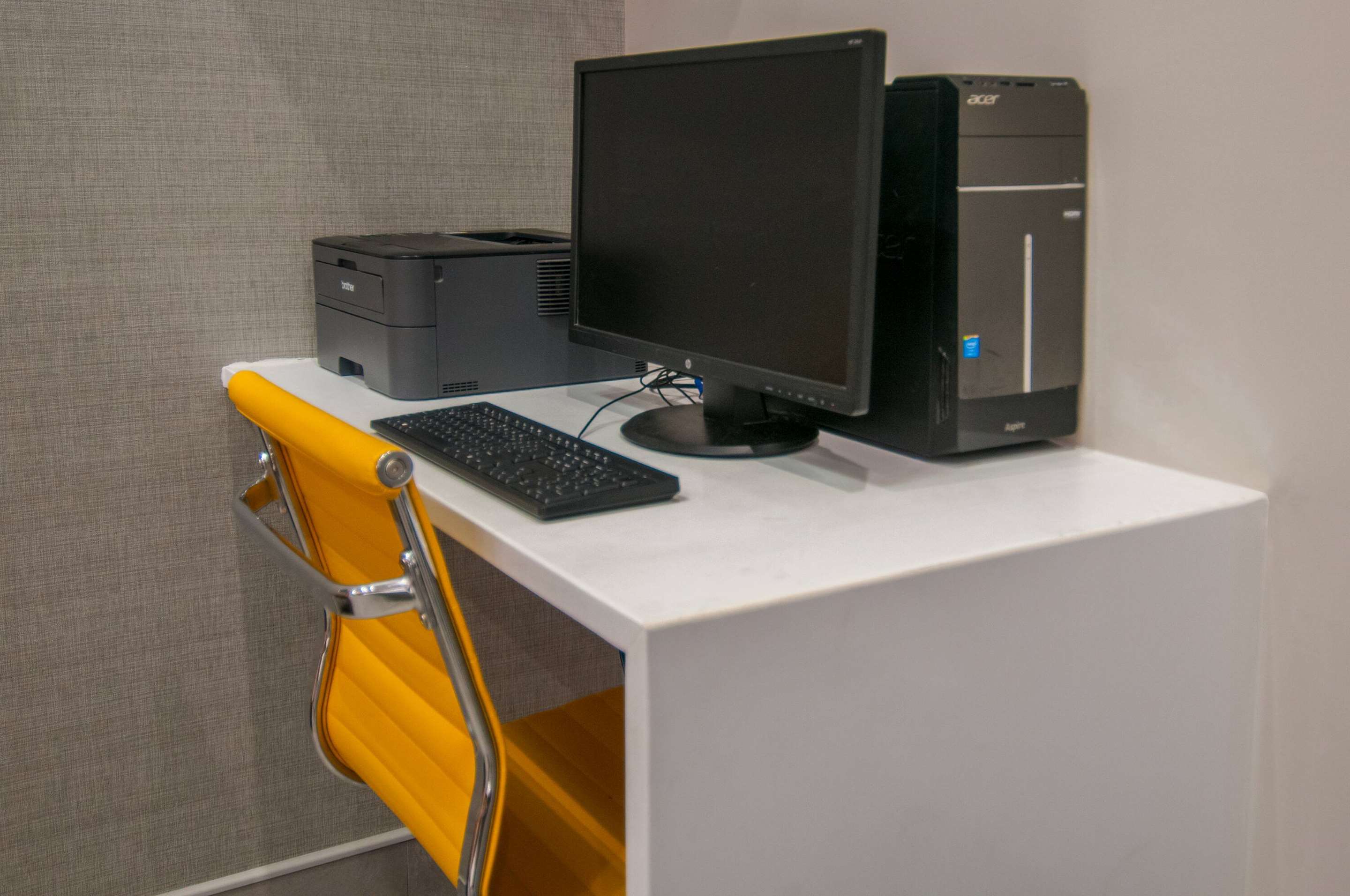 Business Center | Days Inn by Wyndham Suites San Antonio North/Stone Oak