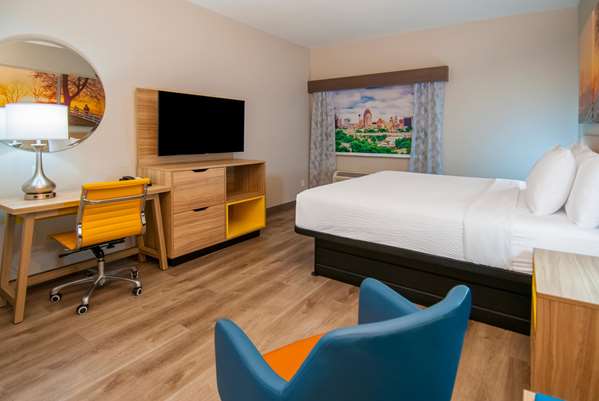  - Days Inn & Suites North San Antonio