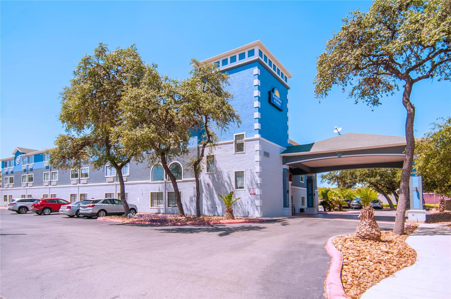 Days Inn & Suites San Antonio North