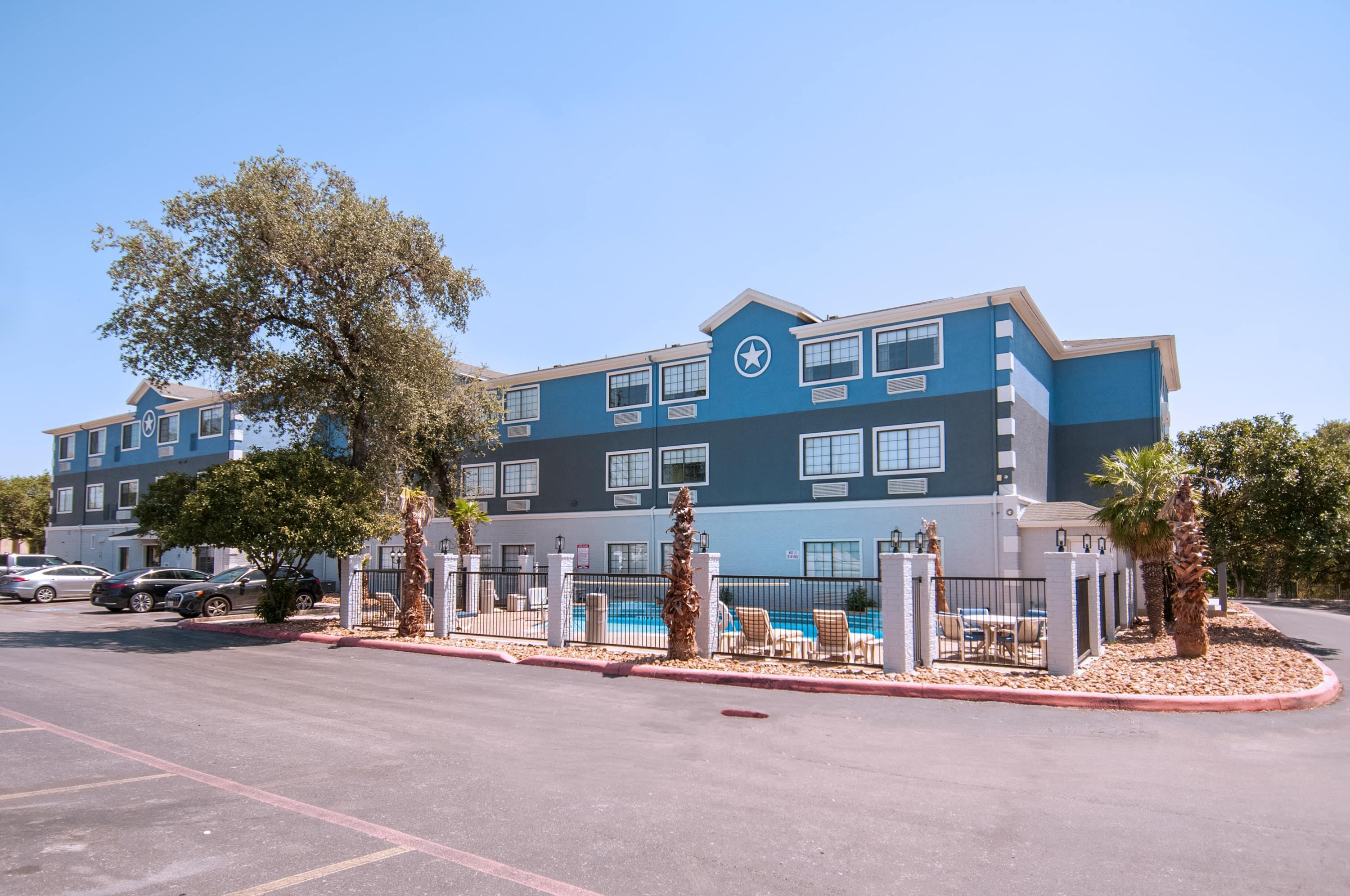 Exterior | Days Inn by Wyndham Suites San Antonio North/Stone Oak