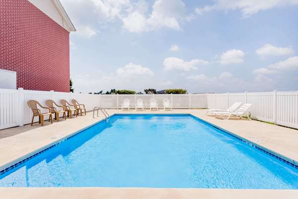 Pool - Super 8 Hotel Rainsville