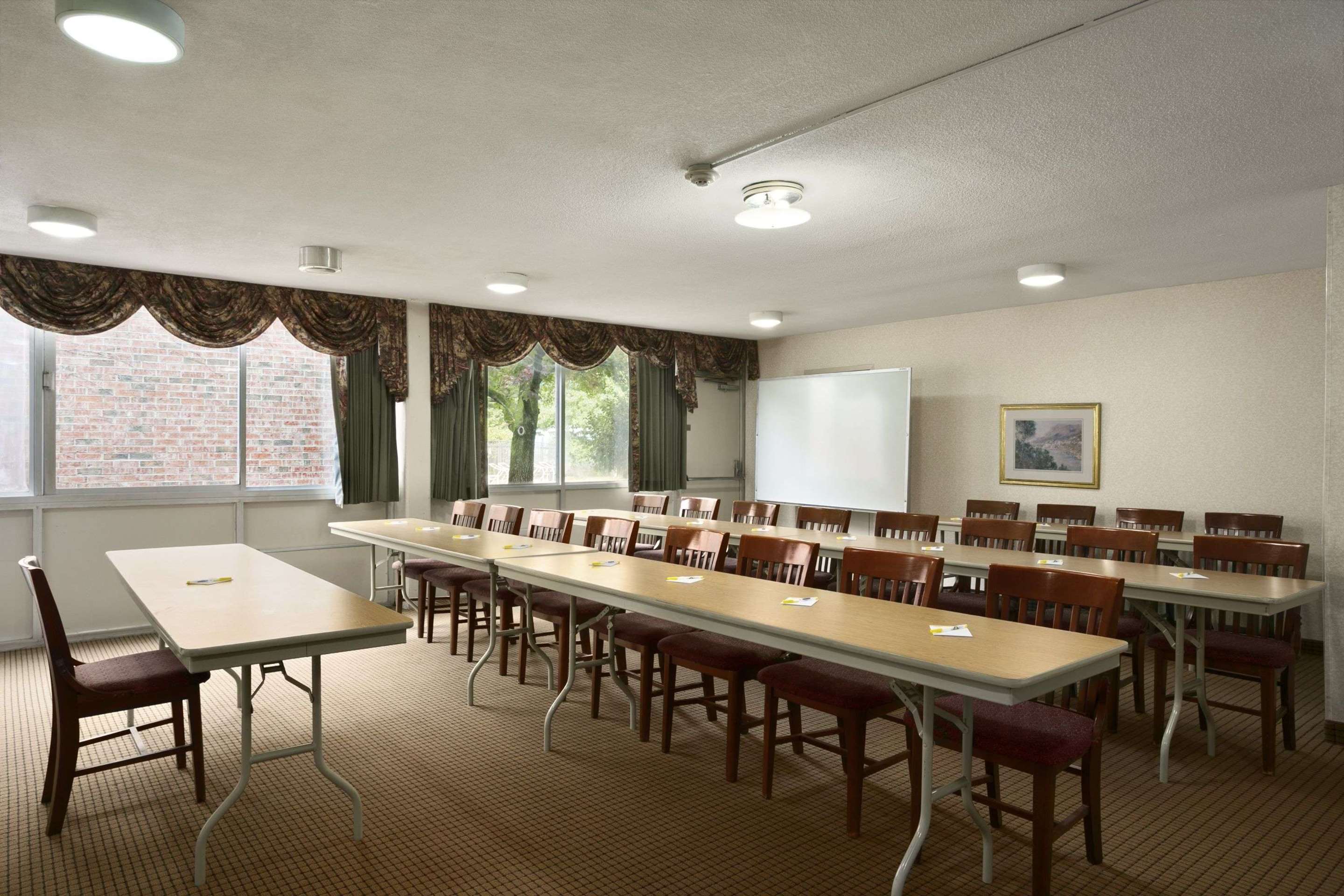 Meeting Room - Classroom
