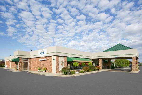Exterior view - Days Inn Sidney - I-75, Exit 92