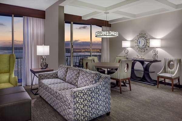 Suite - Wyndham Hotel Bayside San Diego