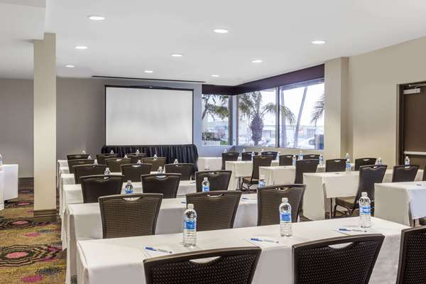  - Wyndham Hotel Bayside San Diego