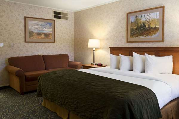 Suite - Days Inn & Suites Trinidad - I-25, Exit 13A & 13B