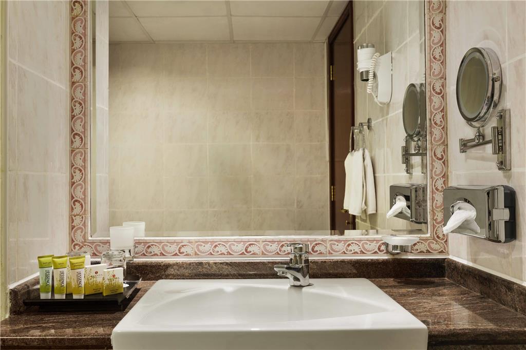 RAMADA BEACH HOTEL AJMAN-guestroom-Guest Room,On-Site.jpg