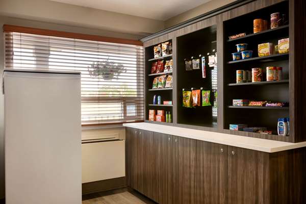  - Travelodge Suites New Glasgow