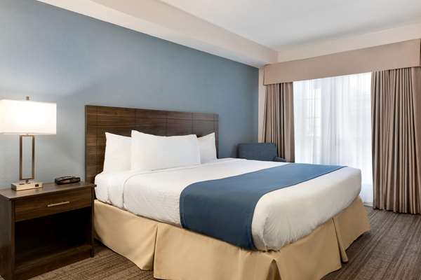  - Travelodge Suites New Glasgow
