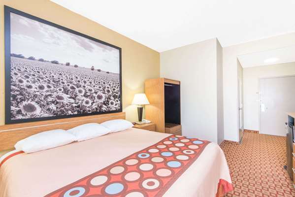  - Super 8 Hotel South Wichita - I-135, Exit 1A