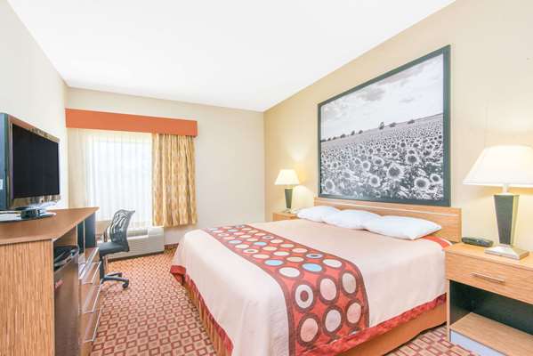 - Super 8 Hotel South Wichita - I-135, Exit 1A